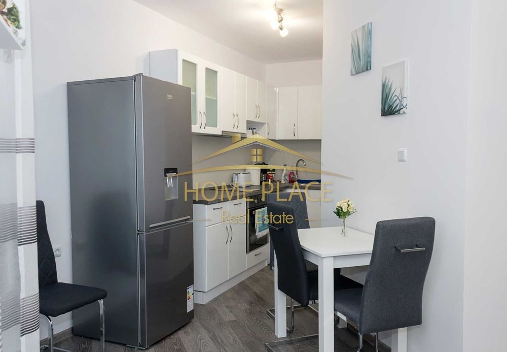 ДВУСТАЕН апартамент под наем - Център