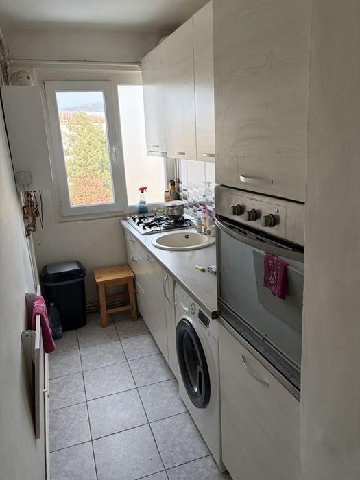 Aparatament de vanzare