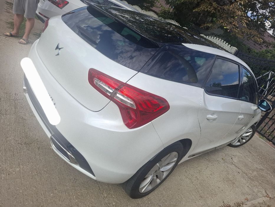 Autoturism Citroen DS5