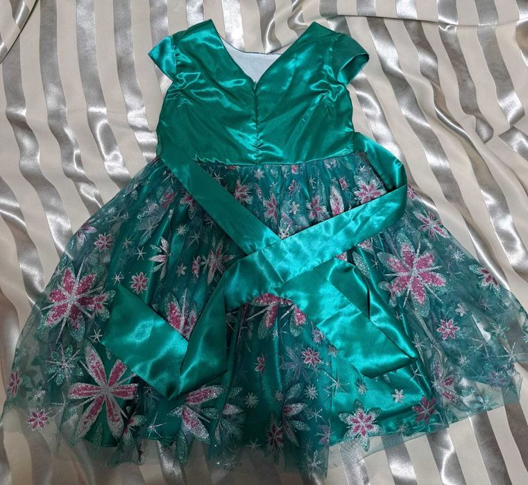 Нарядное детское платье