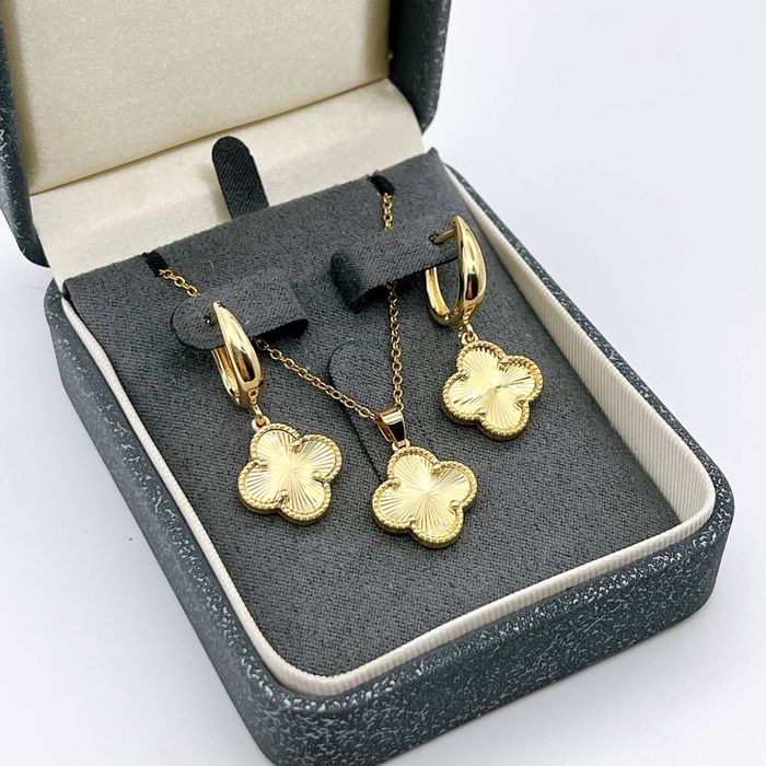 Наборы бижутерии