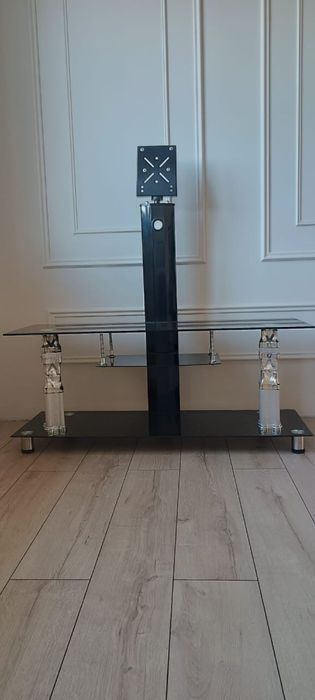 Стеклянная подставка под телевизор