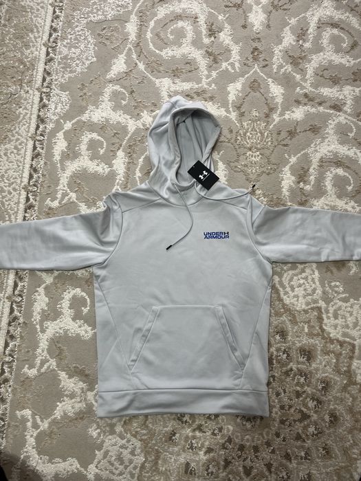 Продам кофту under armour