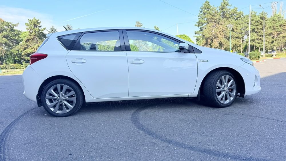 Toyota Auris Hybrid
