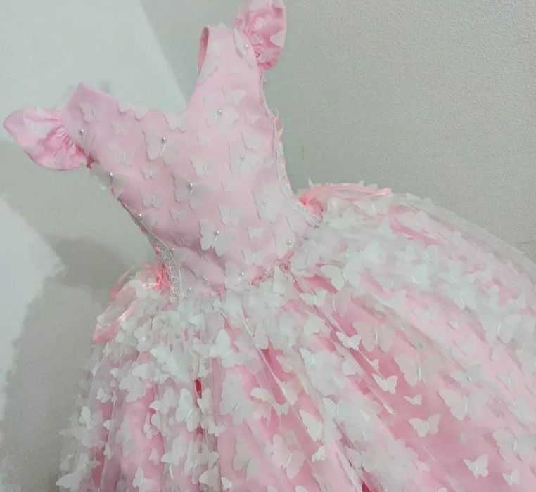 Платье на девочку