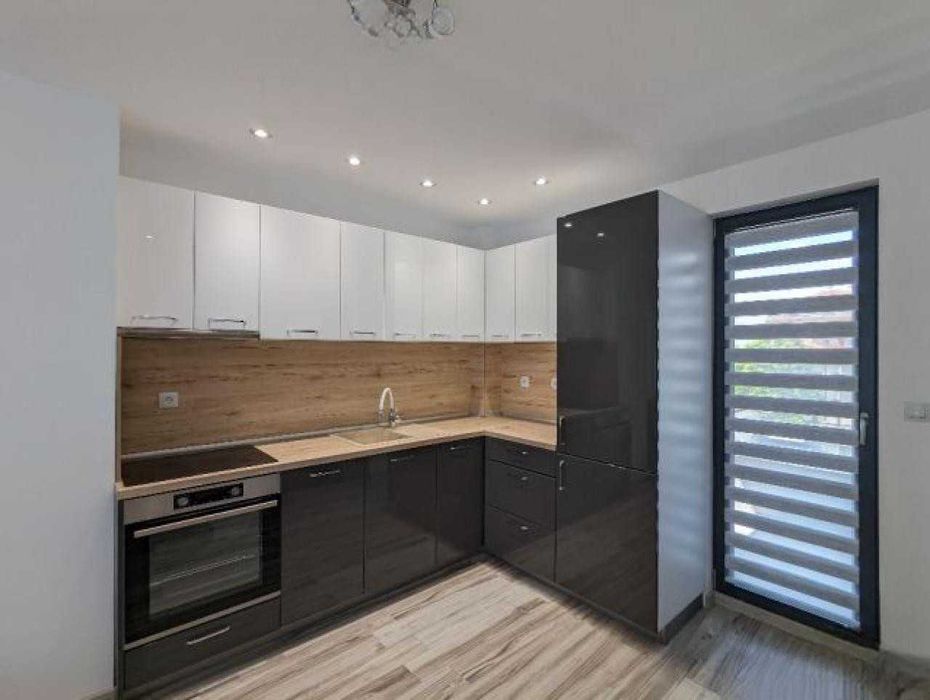 Дава се под наем Двустаен апартамент в Пловдив, Кючук Париж - 68 кв.м за 388.62 € - Снимка #2