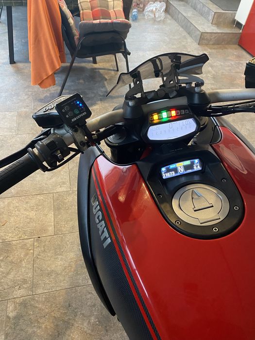 Ducati diavel se vinde