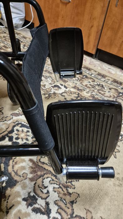 Caricior cu rotile nou