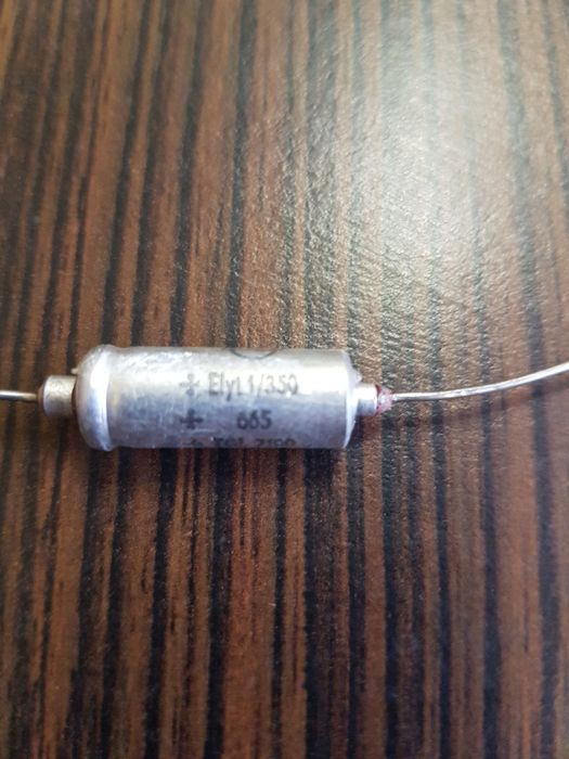 Продават се кондензатори