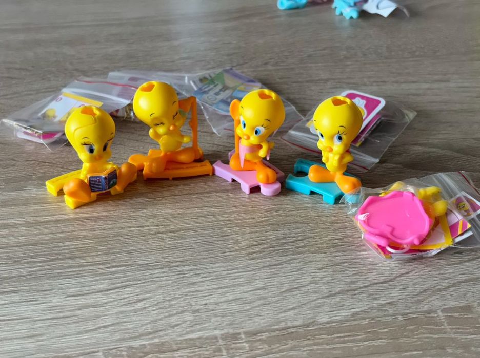 Kinder surprise играчки