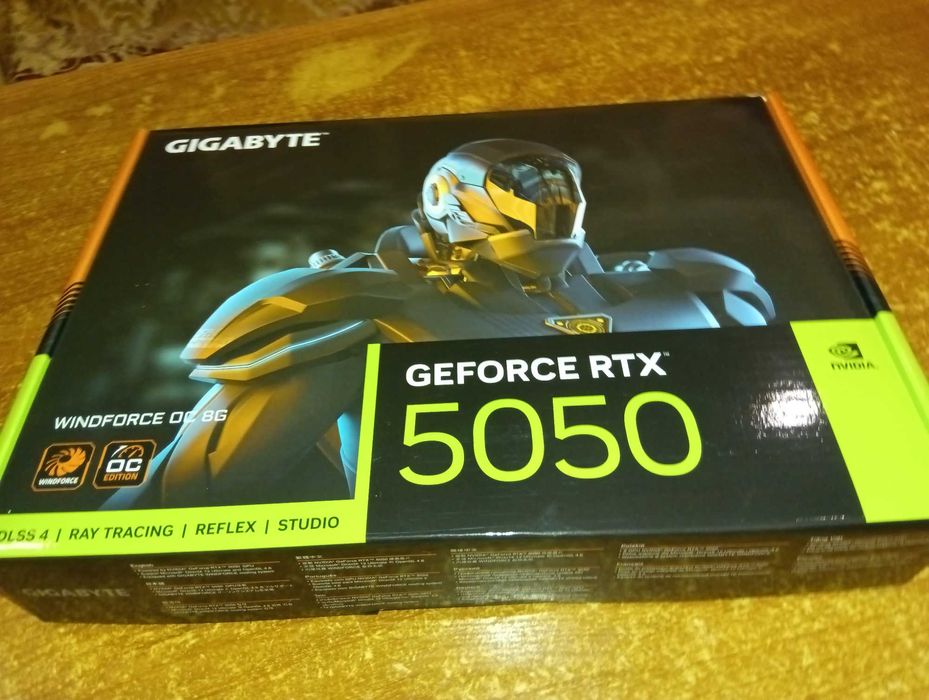 Видеокарта GIGABYTE GeForce RTX 5050 Windforce OC, 8 GB