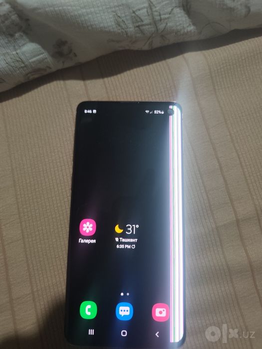 Samsung S 10  holati zoʻr ekraniga etibor beringlar chizigʻi bor