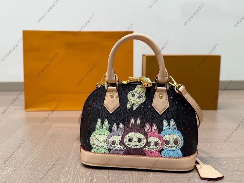 Сумка LV labubu кожаная