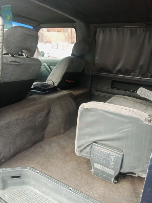 Митсубиси Делика кирпич 1993год