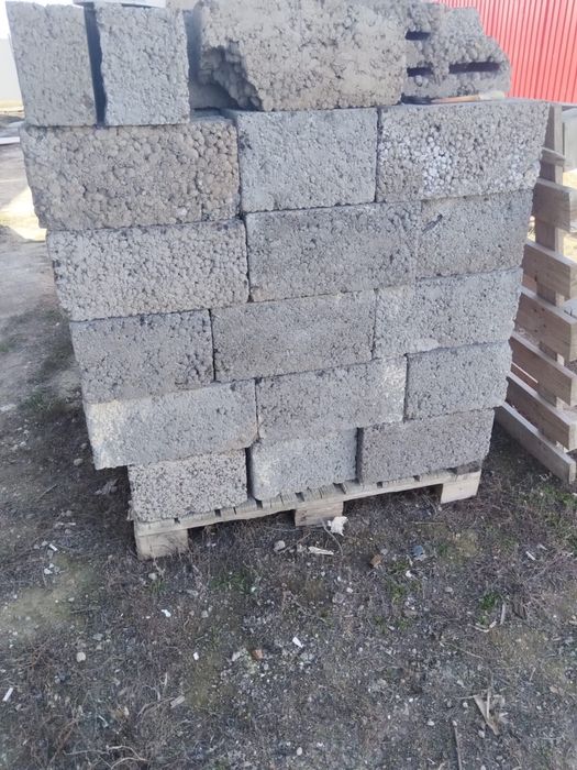 Продам керамзитоблок.