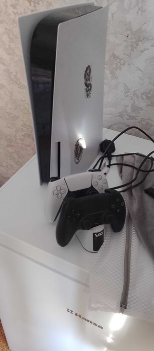 Продам Ps 5 в отличном состоянии