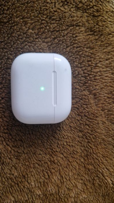 Продам наушники airPods 3. Оригинал.