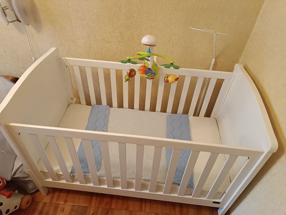 Продаётся детская кроватка компании Giggles