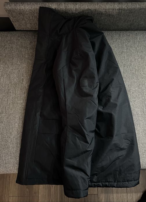 Продам куртку Demix