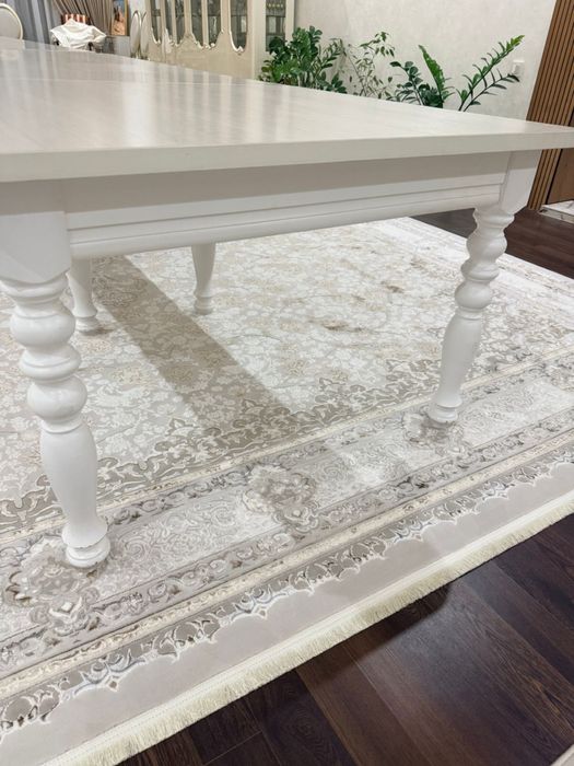 Столы для зала почти новые