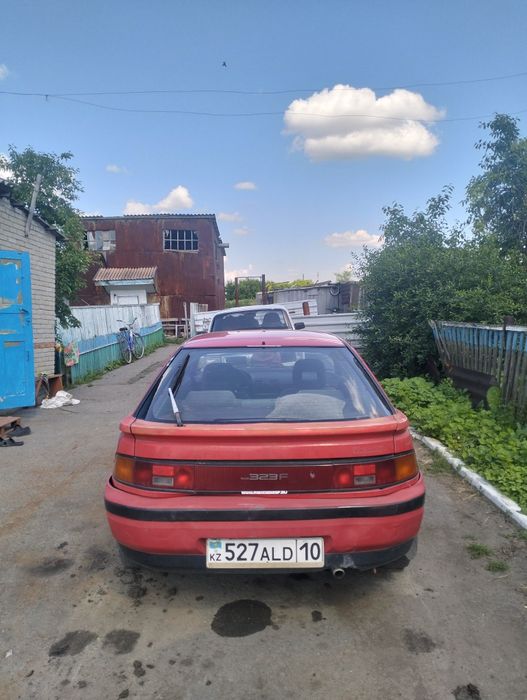 Продам машину Мазда 323 слепая
