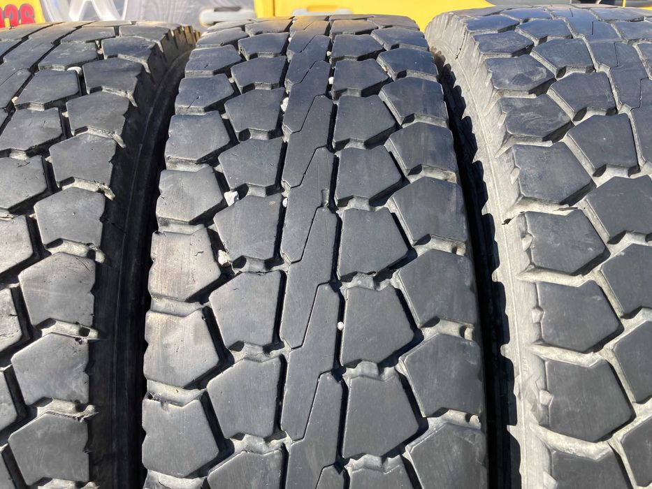 215/75/17.5 PIRELLI 2019г 9,5-10мм Задна Шарка 215/75 R17.5 Само 2броя