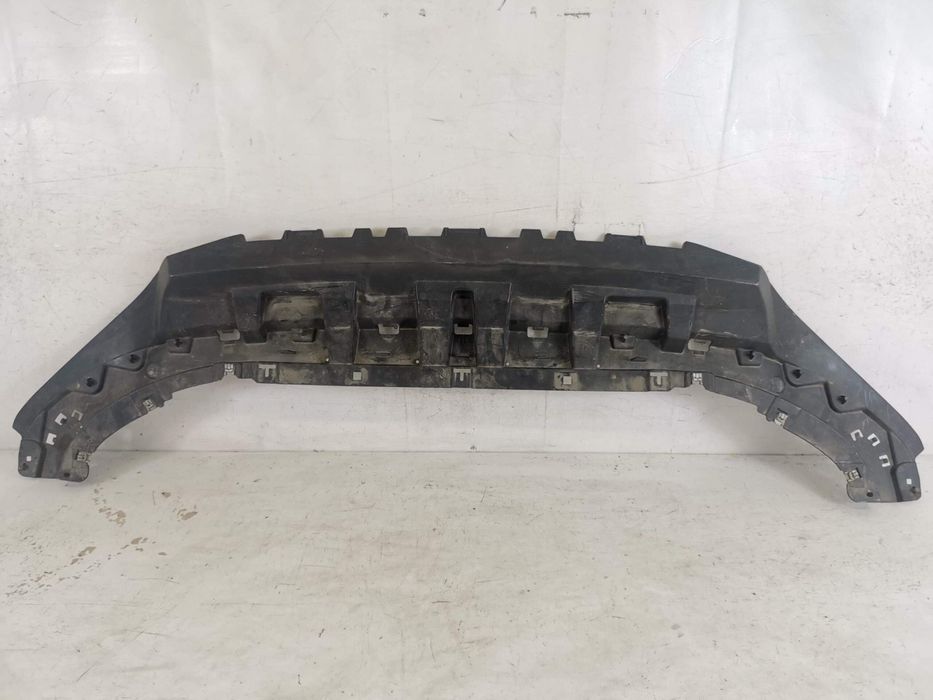 Ауди Q8 / Audi Q8 Original предпазен щит за предна броня в добро състо