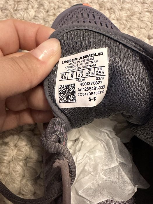 Adidasi Under Armour