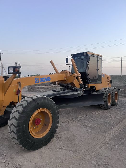 XCMG GR180 автогрейдер