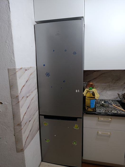 Холодильник indesit