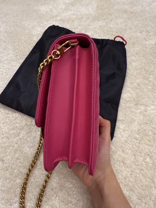 Чисто нова оригинална чанта Pinko love one chevron nappa leather case