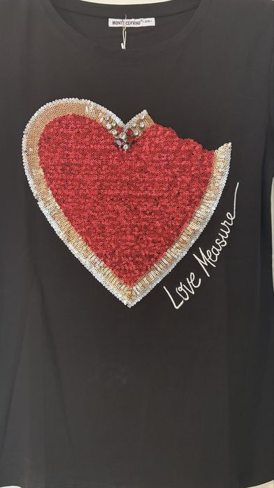 Тениска със сърце р-р С/М нова