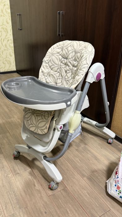 Детский стульчик для кормления