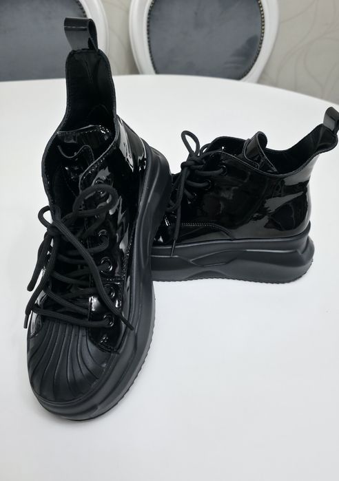 Sneakers femei negri din piele naturala lacuita Luca di Gioia