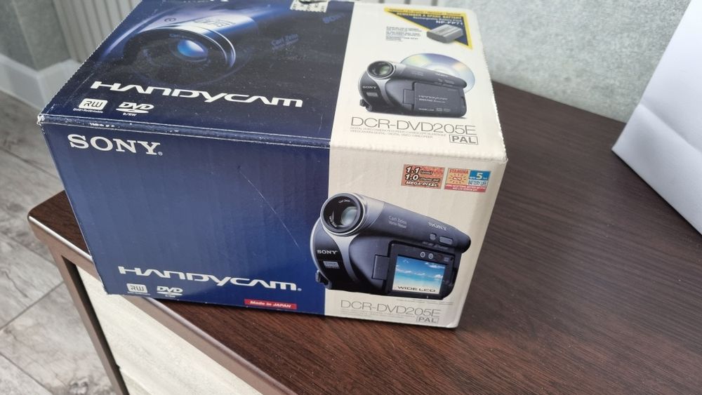 Видео камера SONY