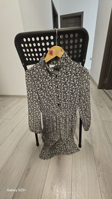 De vanzare rochite fetițe 6-7 ani