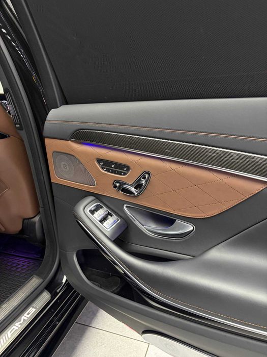 Mercedes Benz W222 S560