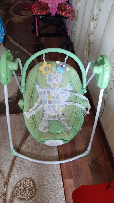 Деткая качеля,шезлонг