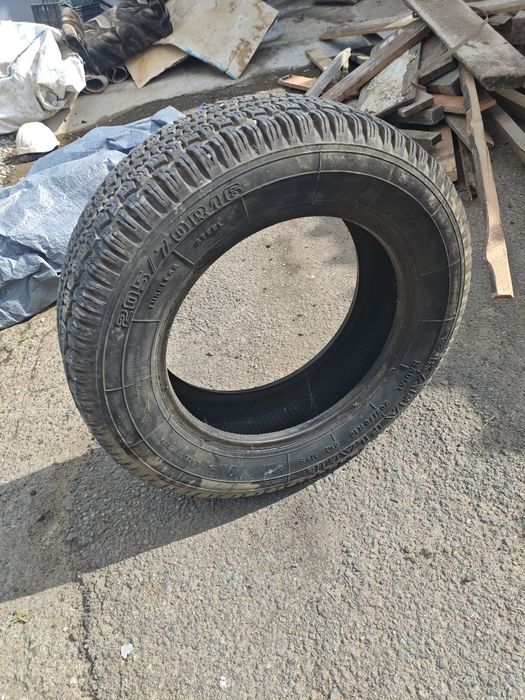 Продам шини на ниву