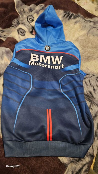 Продавам мъжки суичар на BMW от варна кайсиева градина