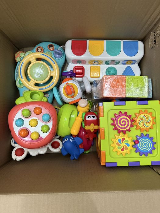 Коробка игрушек в отличном состоянии