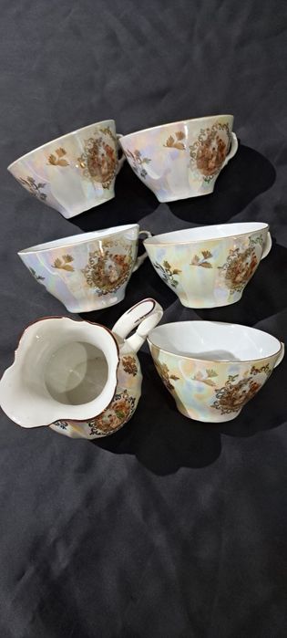 5 Чашки и 1молочница  от чайного сервиза Германия