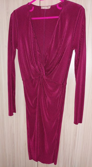 Рокли, някои са с етикети, някои са слагани само веднъж