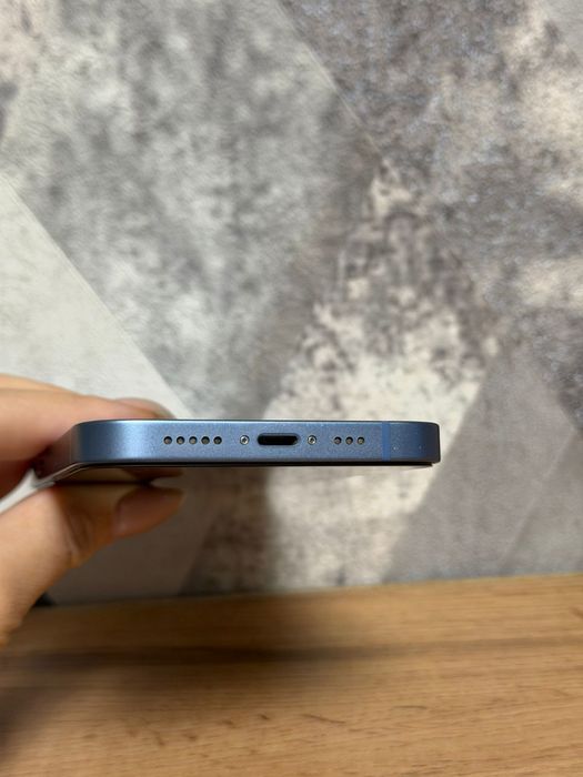 Продам IPhone 14 256Gb