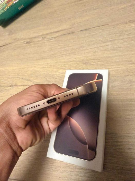 iPhone 16 Pro Max 256GB Desert Titanium – Ca Nou, Cutie, Factură, Baterie 97%