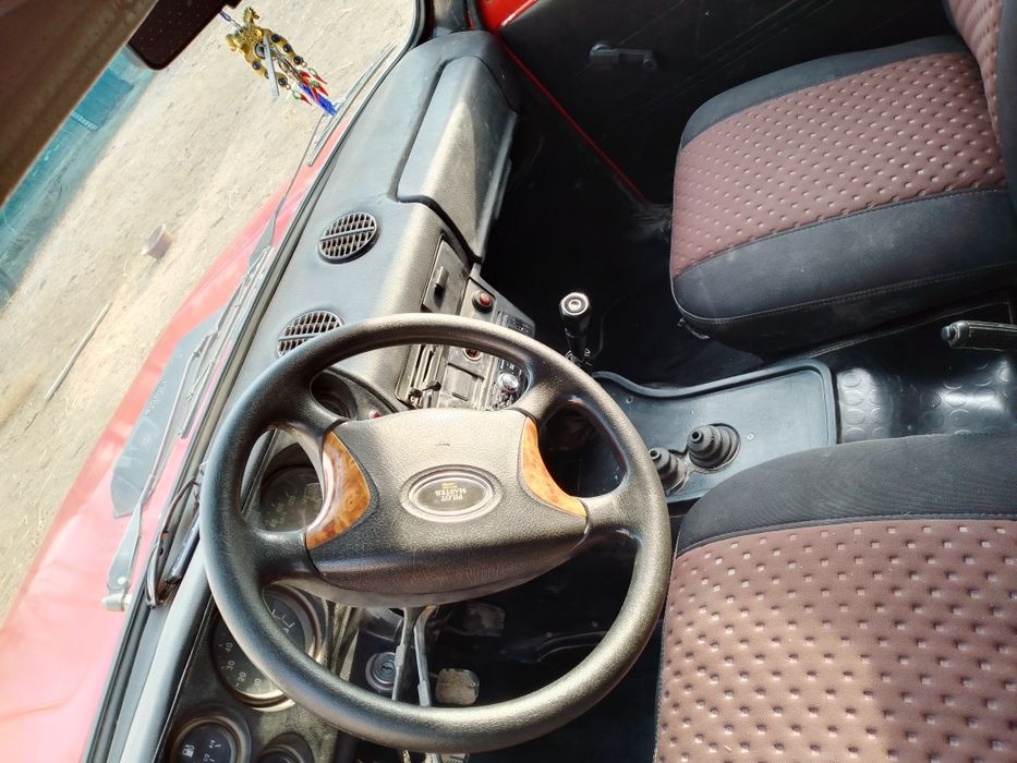 Нива 2121 сотилади