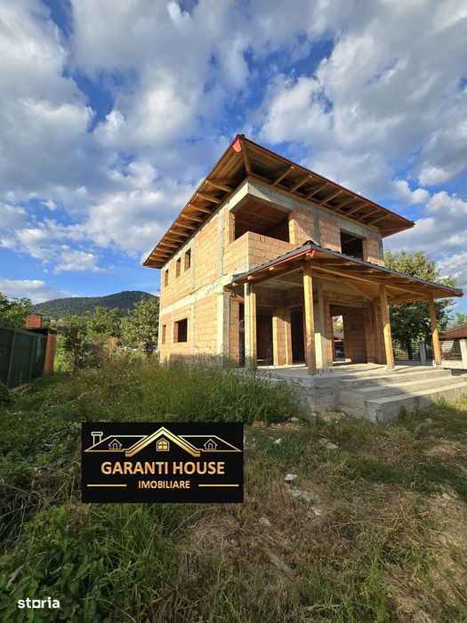 Zona Marul de Aur, casa P+E, 152.45 mpc, 120 000€ negociabil