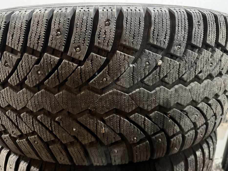 Шины зимние      шипованые