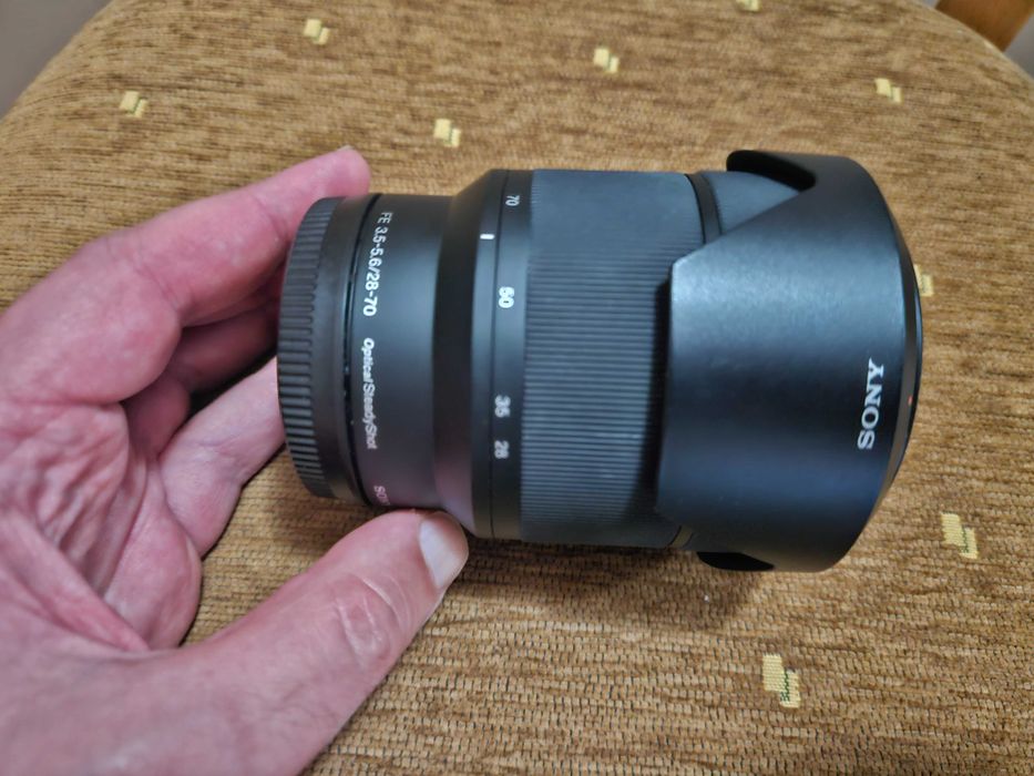 Обектив Sony FE 28-70mm f/3.5-5.6