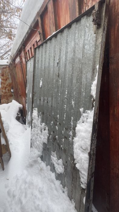 Продам двери из профлиста 3 шт.